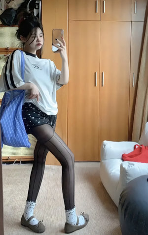 腰身一挺突破那层薄膜就疼